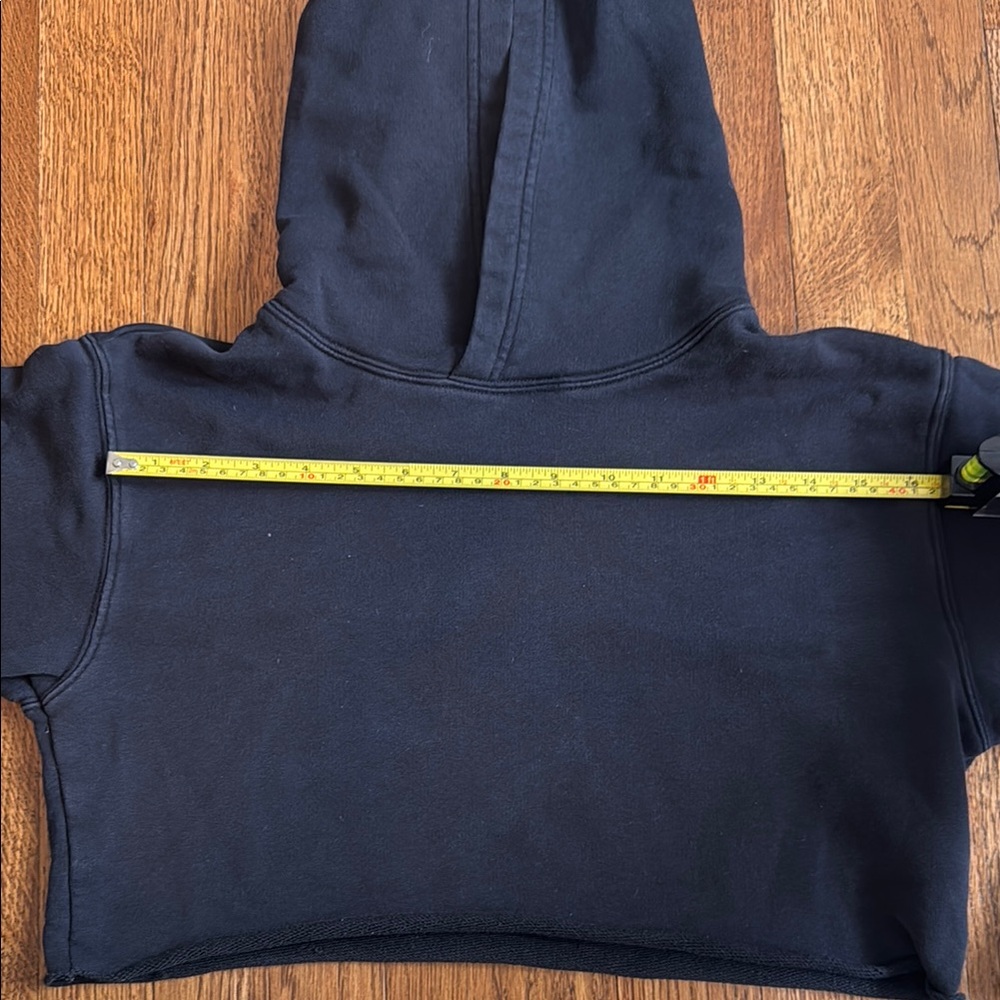 TNA Aritzia Perfect Cropped Black Hoodie - Picture 3 of 5